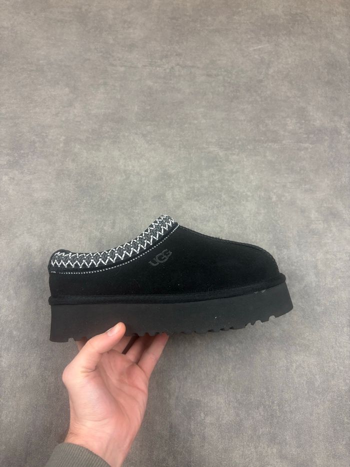 UGG neuve taille 38 | parfait état | accessoire présent | facture à l’appui s - photo numéro 2