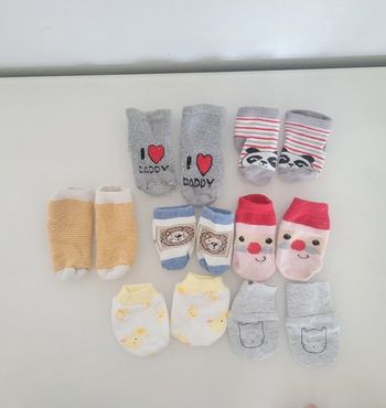 Lot Chaussettes et moufles bébé naissance