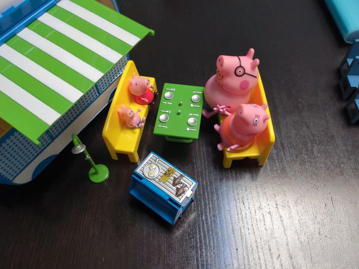 Camping car Peppa pig - photo numéro 2