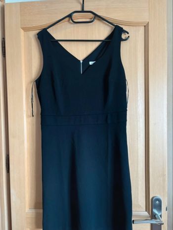 Robe noir cache cache