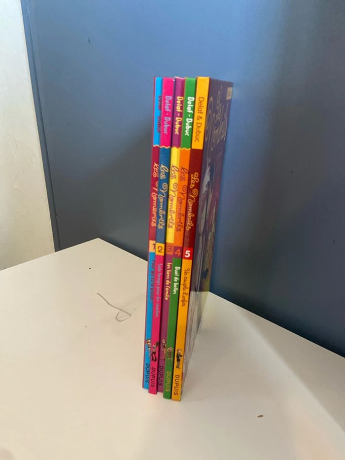 Lot de 5 livres bd les nombrils