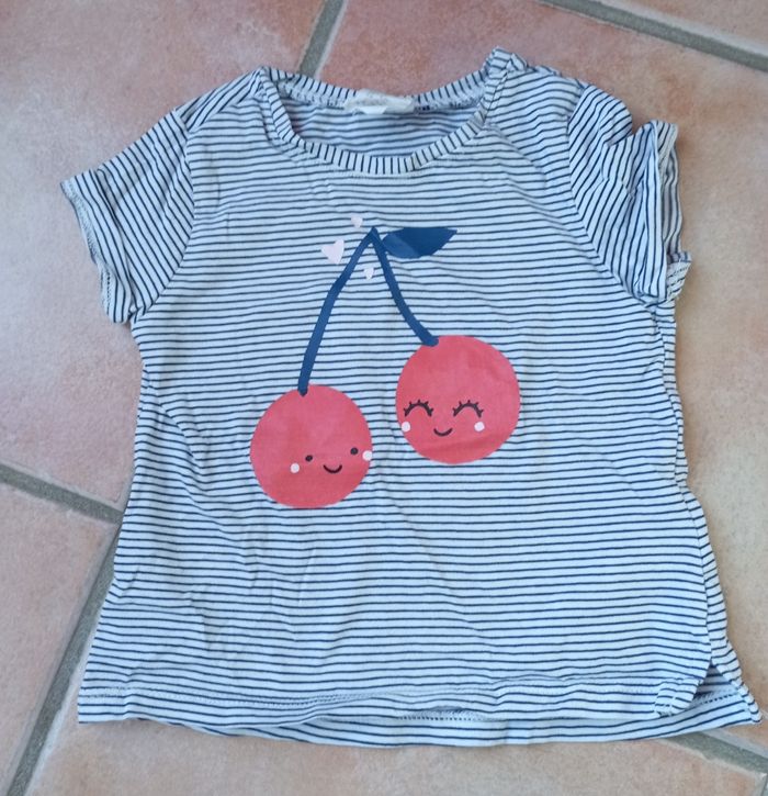 T shirt cerises