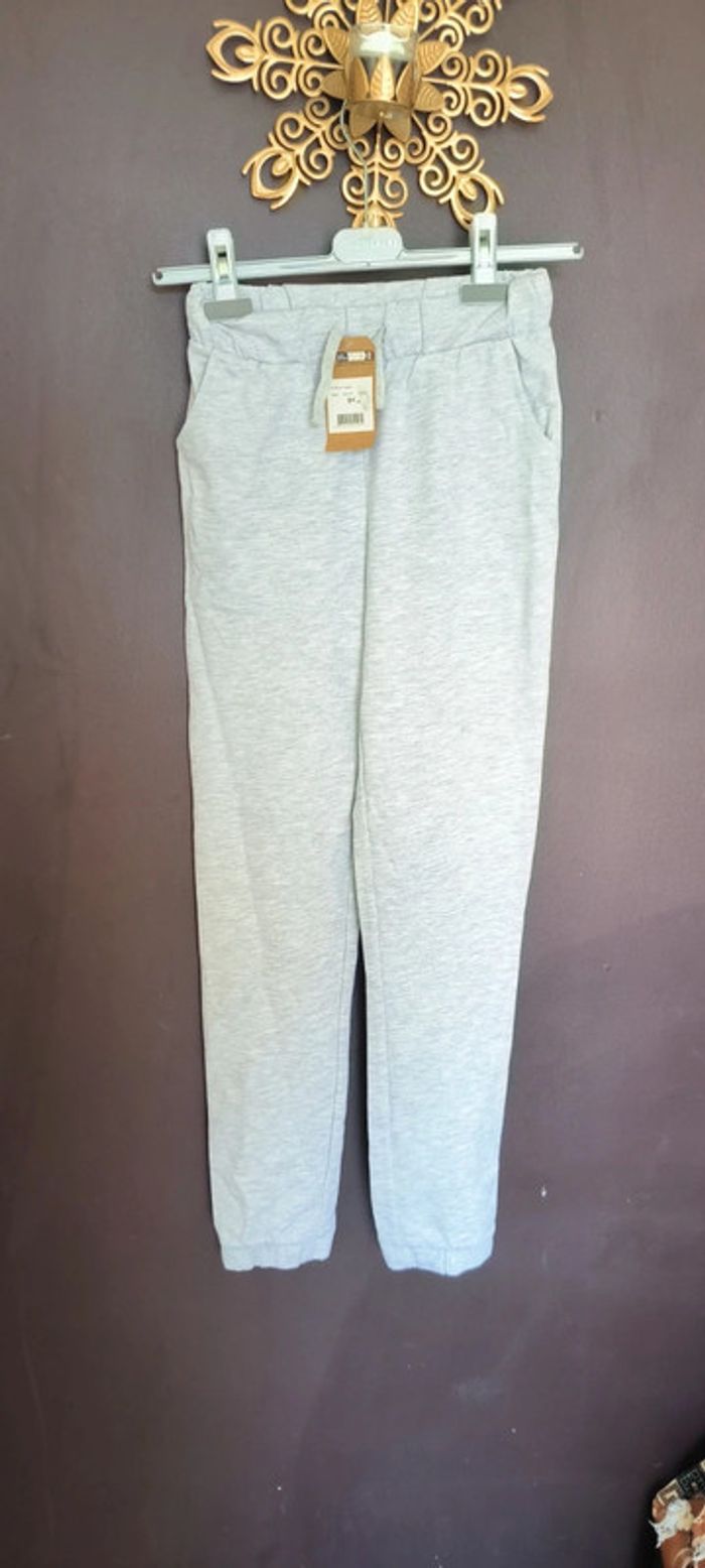 Jogging neuf 12 ans