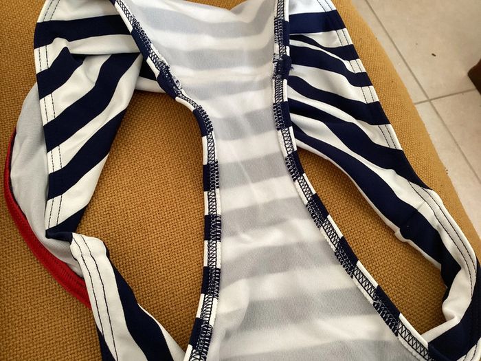 Ravissant maillot de bain 2 pièces esprit marinière T 42 - photo numéro 10