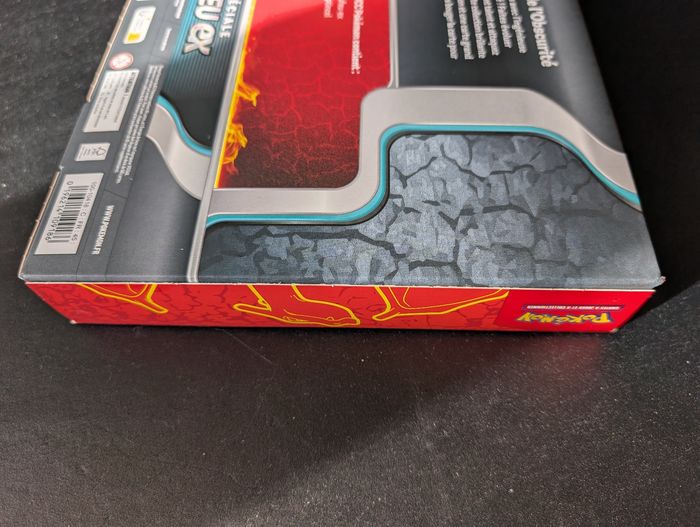 Pokémon coffret collection spéciale Dracaufeu ex - photo numéro 3