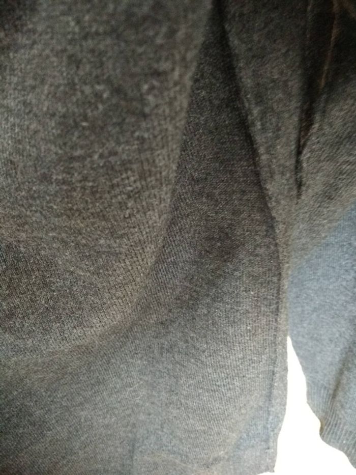 Pull gris coutures apparentes - photo numéro 4