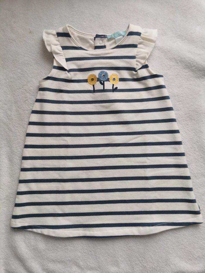 Robe 12 mois neuf sans étiquette