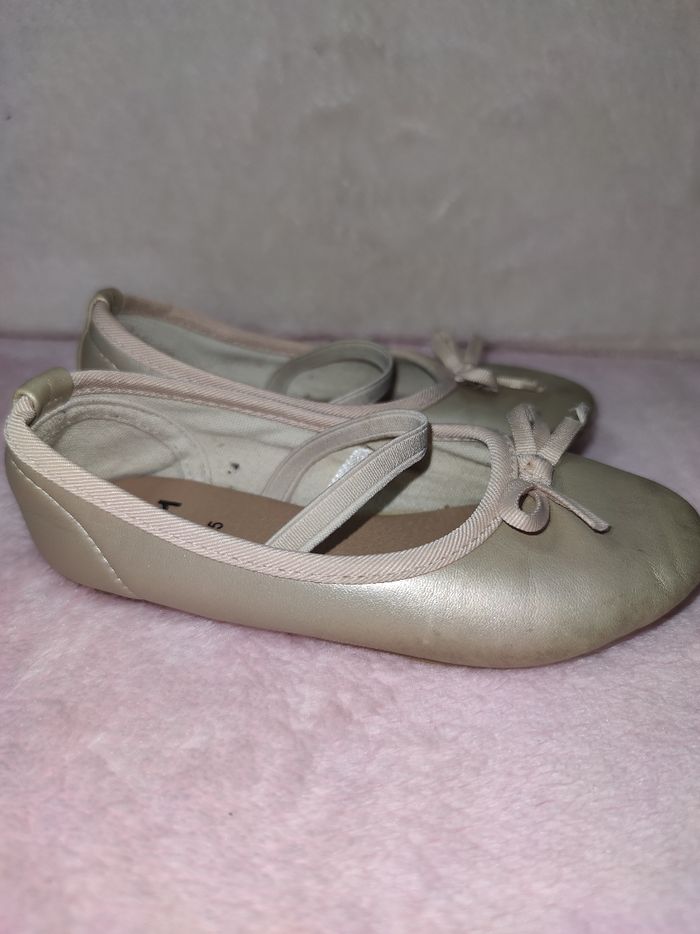 Ballerines dorées La Halle p.25 - photo numéro 3