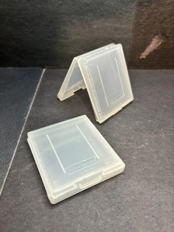 Lot de deux boîtiers de protection officiel Nintendo Gameboy