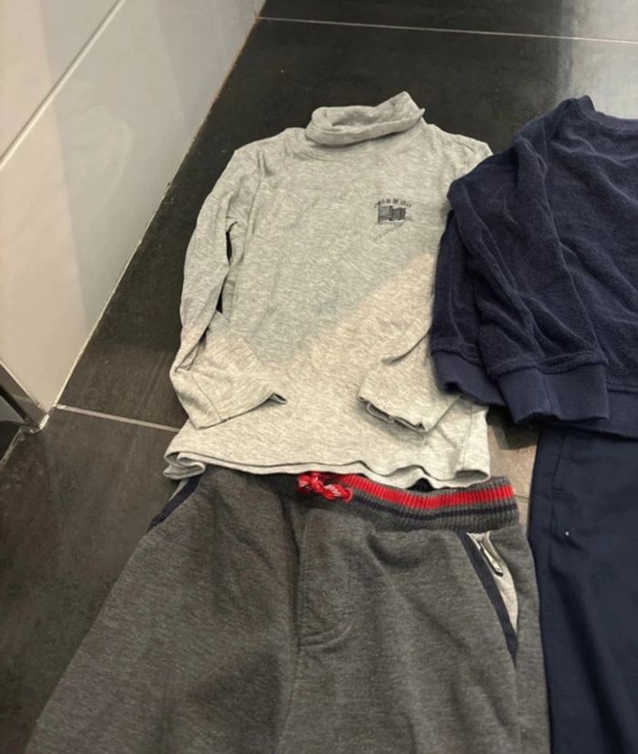 Garçon lot 5 ans - photo numéro 2