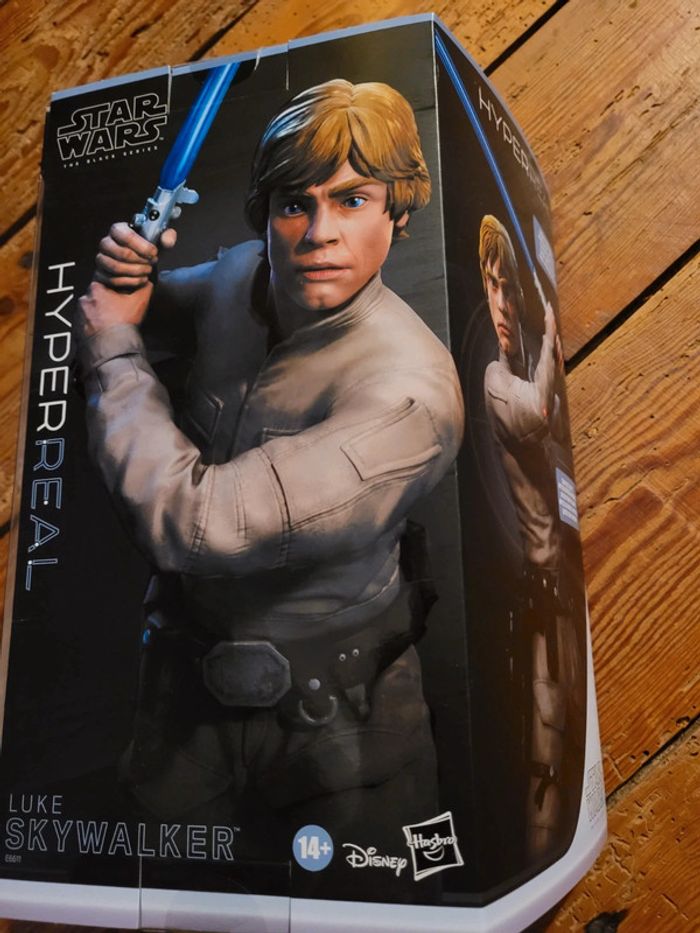 Star Wars – Edition Collector – Figurine Black Series Hyperreal Luke Skywalker - 20 cm