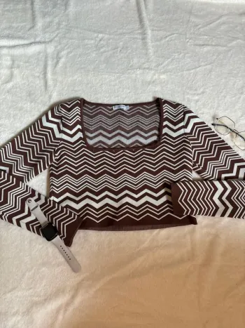 tee shirt manche longue marron et blanc taille M col carré ~ stradivarius