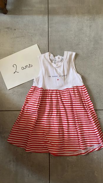 Robe manches courtes