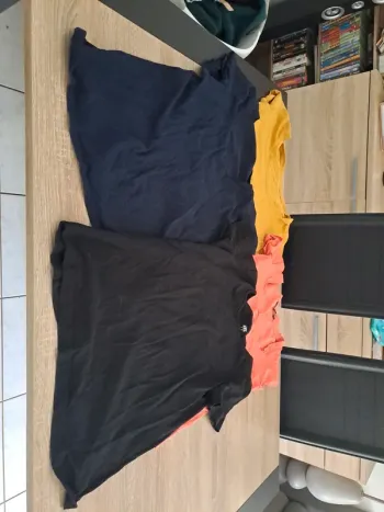 4 tee shirts