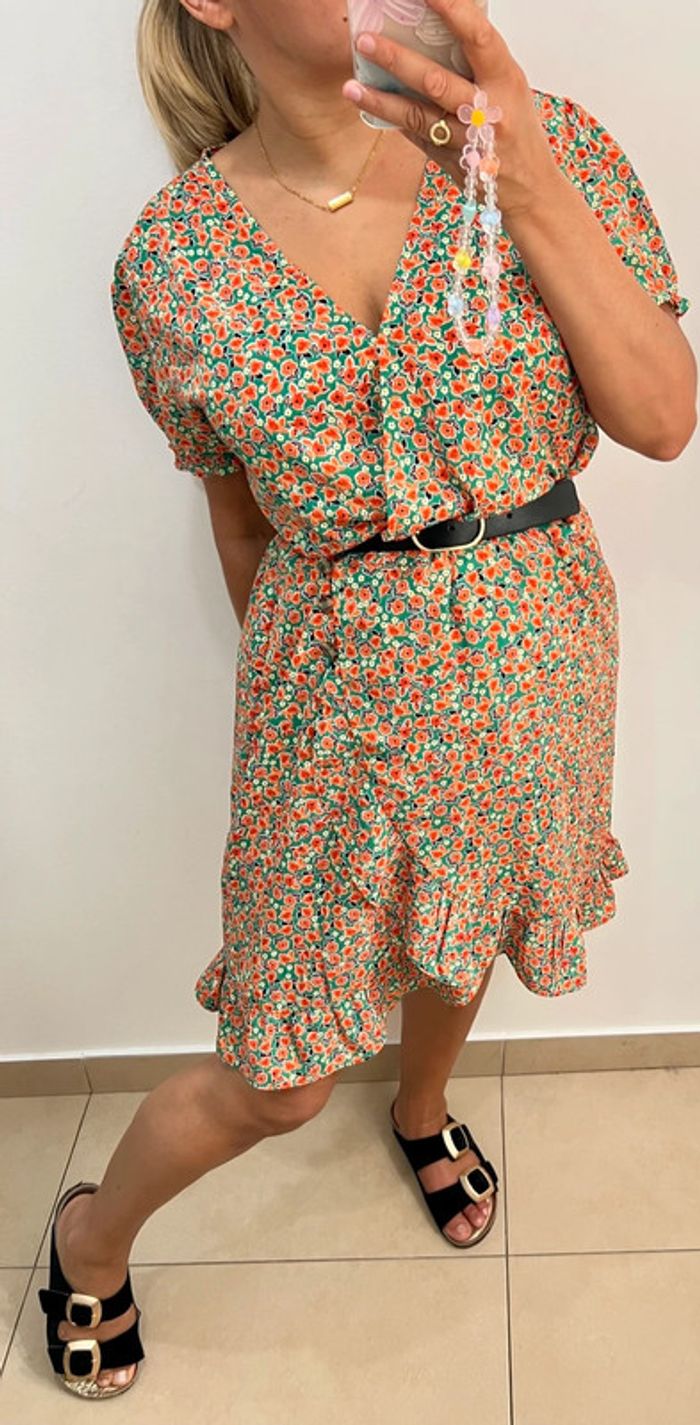 🧡Robe fleurie fluide Taille L - photo numéro 3