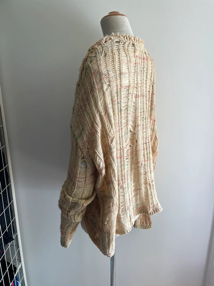 Pull beige effet usé Zara - photo numéro 4