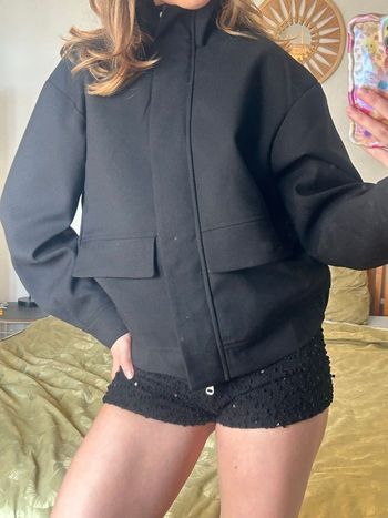 Veste noir à col montant pull and bear 
