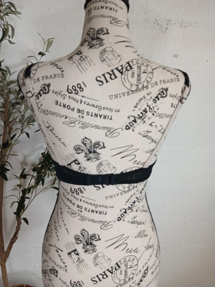 Soutien-gorge noir dentelle – Taille 90C (Marques M&S) - photo numéro 5
