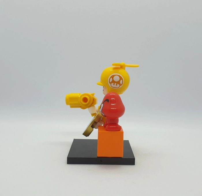 🍄 Figurine Super Mario - Toad Jaune - (Style Lego) 🍄 - photo numéro 2