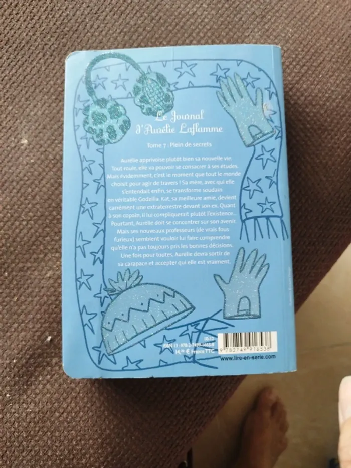 Livrée le journal d' aurélie Laflamme tome 7 : plein de secrets - photo numéro 2