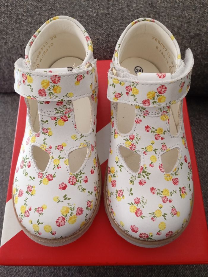 Kickers neuves pour fille en taille 24 - photo numéro 2