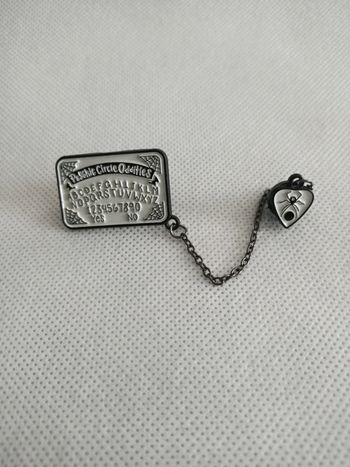 Pins planche de Ouija