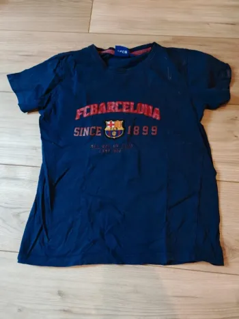 T-shirt foot