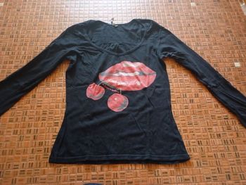 Tee shirt le temps des cerises  Taille M Manches longues