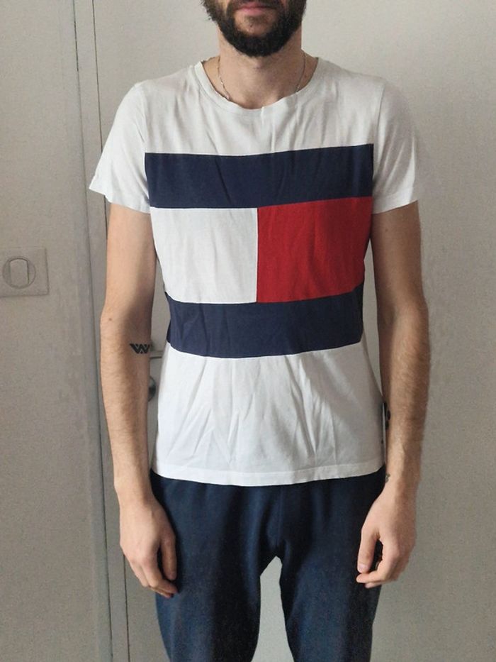Tommy hilfigher taille S T-shirt