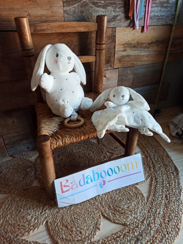 peluche doudou lapin musical Kiabi blanc - photo numéro 3