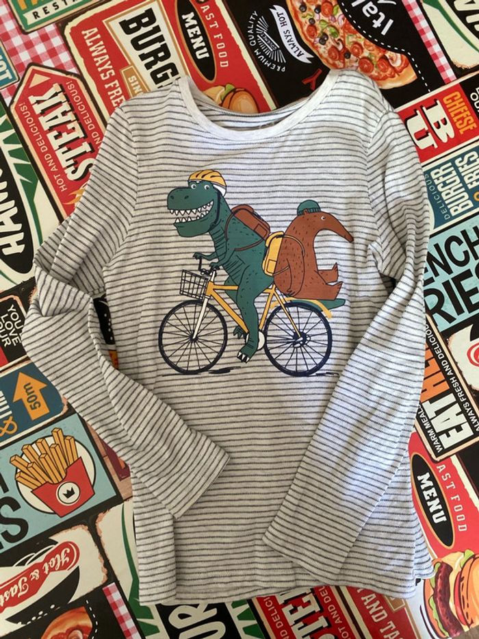TEE shirt longues manches 8 ans