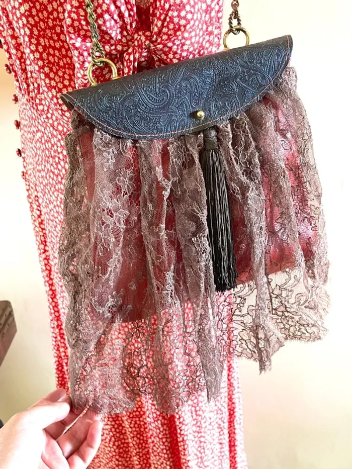 Sac en Cuir avec Dentelle de Calais – Élégance Chic - photo numéro 7