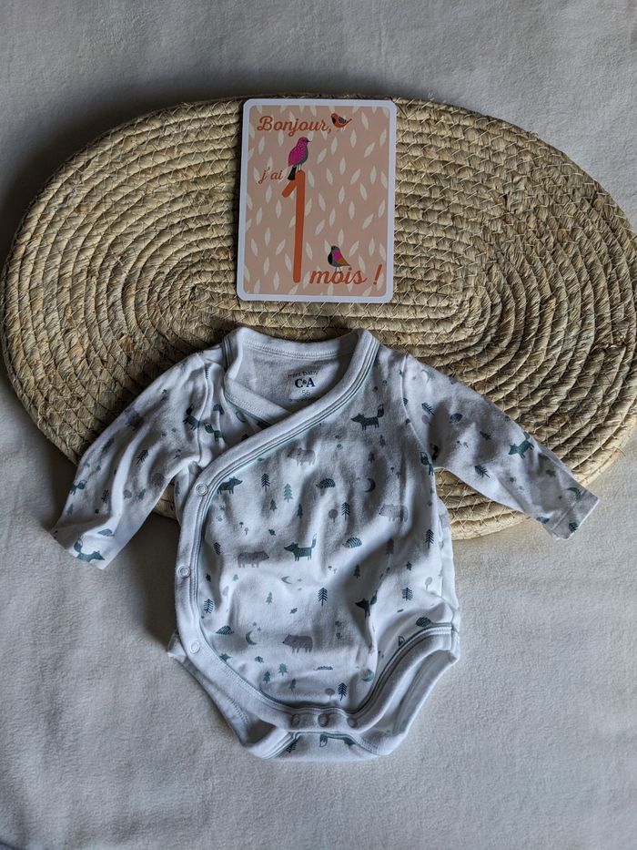 Pyjama + body + cape de bain - 1 mois - photo numéro 4