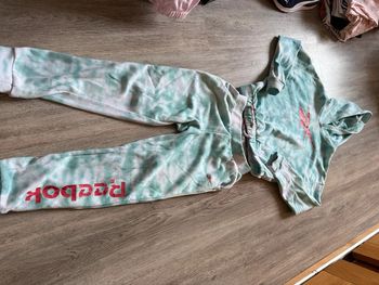 Jogging Reebok taille 8 ans