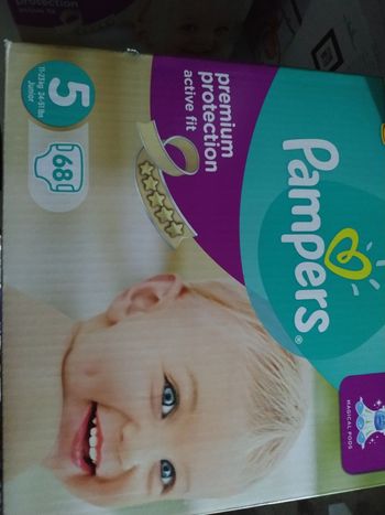 Lot de 2 cartons couches premium protection Pampers T5