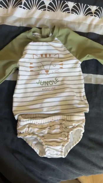 Maillot de bain garçon sergent major comme neuf