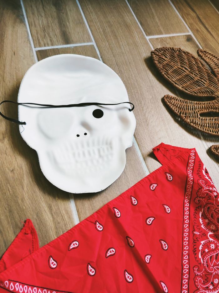 🦜Déguisement masque tête de mort pirate, bandana et très grande épée en plastique - photo numéro 4