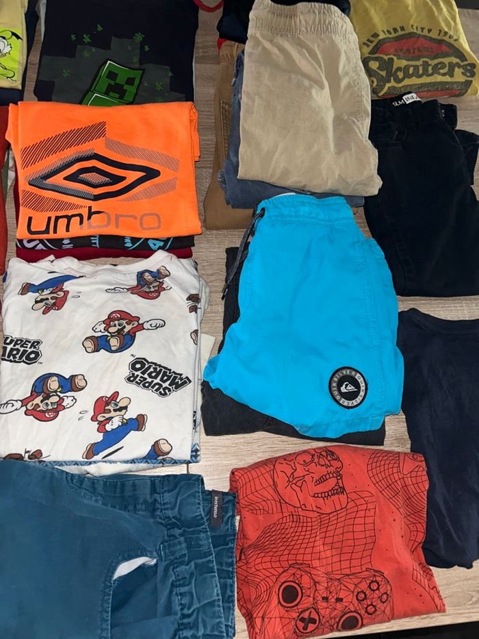 Je vous propose un lot de de 40 vêtements garçon - photo numéro 2