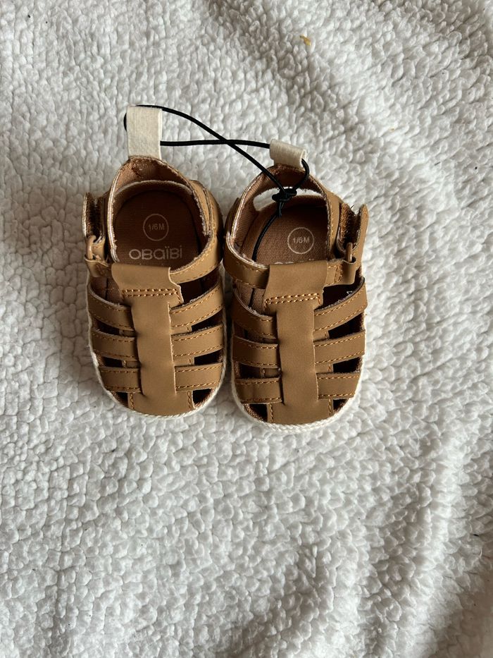 Petites sandales taille 1/6 mois - photo numéro 2
