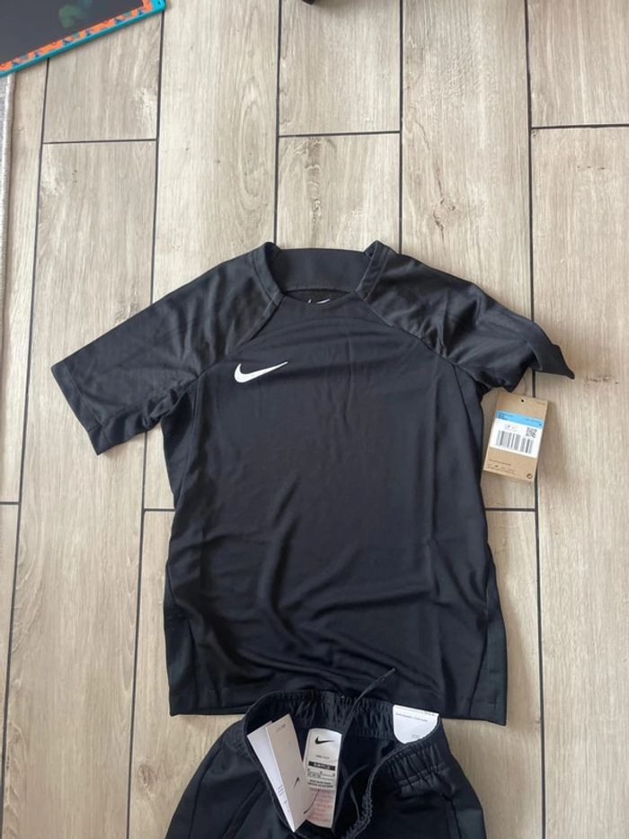 Ensemble Nike pantalon tee shirt - photo numéro 8