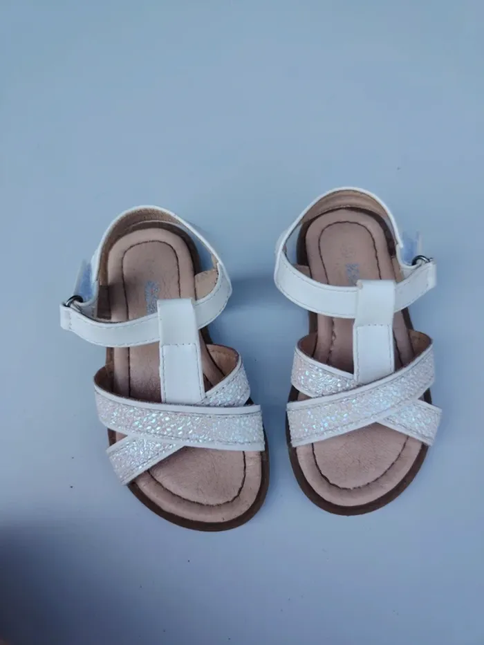 Sandale taille 23