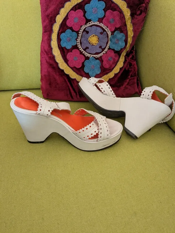 Sandales à plateforme style 70's - photo numéro 2