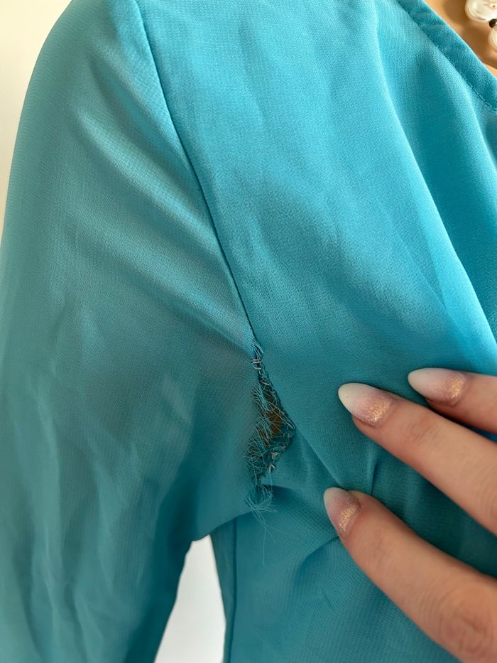 Blouse turquoise à manches longues taille 2 état satisfaisant (avec défaut) - photo numéro 5