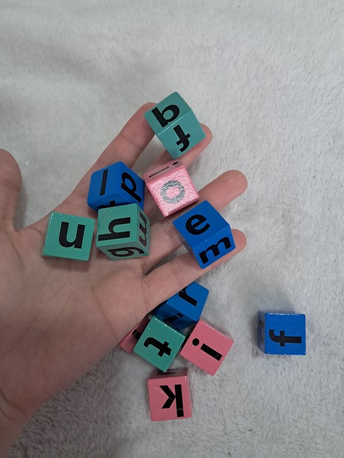 Lot de dés en bois lettres de l'alphabet - photo numéro 2