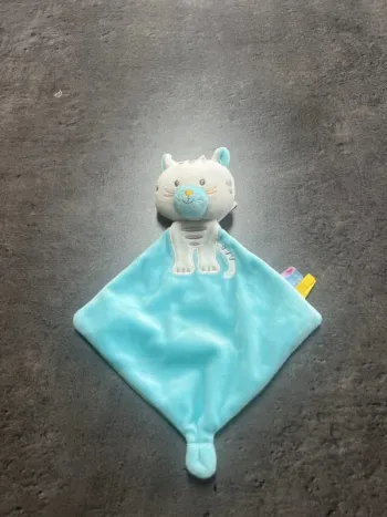Doudou peluche chat