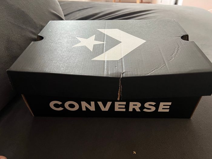 Converse 35.5  neuf - photo numéro 3