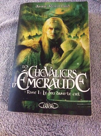 #Les chevaliers d’émeraude tome 1 Anne Robillard