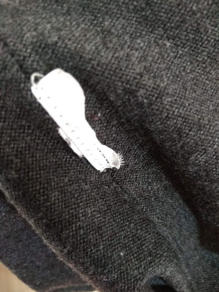 Pull gris coutures apparentes - photo numéro 11