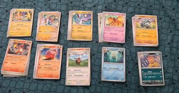 Lot de 100 cartes pokemon