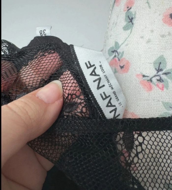 Blouse noire dentelle Naf Naf taille 38 ou M - photo numéro 2
